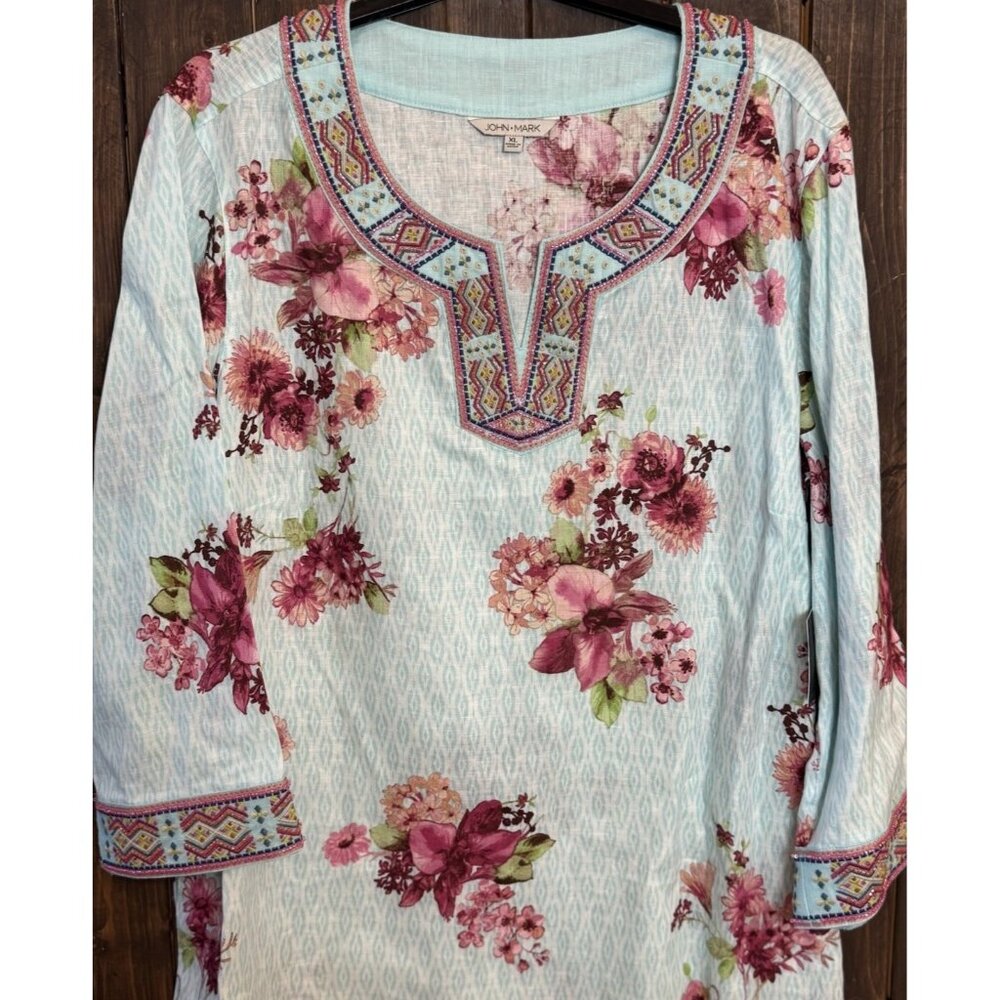 John Mark Size XL Ice Blue Floral Embroidered Beaded 3/4 Sleeve Tunic Top - Picture 1 of 10